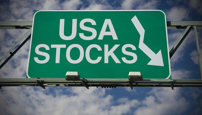 避险情绪升温！美股三大指数齐跌超1%，惠誉或将下调美国银行评级