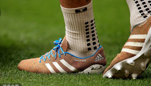 三叶草经典款Samba霸屏、二手价格飙升，阿迪达斯有了“救命稻草”