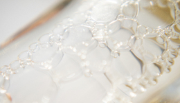 日妆正集体撕掉“保守”标签