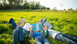 列出所有朋友的名字，你就已經(jīng)寫出了一篇迷你自傳 | 一周新書推薦