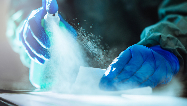 感染防护产品收入大幅减少，稳健医疗上半年净利下滑23%，股价距高点跌超70%