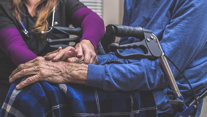 任泽平的富勒烯还能治帕金森病？首先你得是只小老鼠