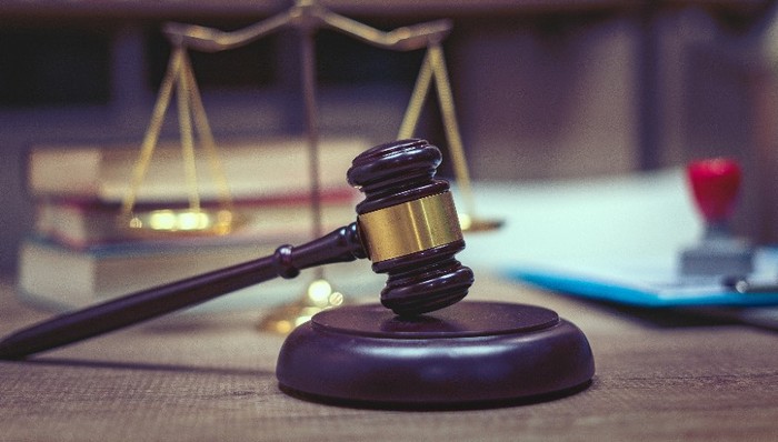 非法收受财物800余万元，建行深圳分行原风险总监韩凤林一审被判11年