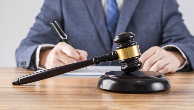 诈骗、挪用公款575万元网络赌博，山西阳城农商行原支行行长获刑16年丨局外人