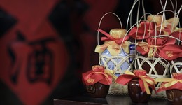 怡亚通上半年归母净利润腰斩，大唐酒业从子公司变为“合作伙伴”