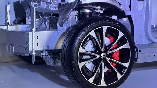 闪电快讯 ｜ 蔚来计划在月底向带空悬的第一代ES8推送升级底盘