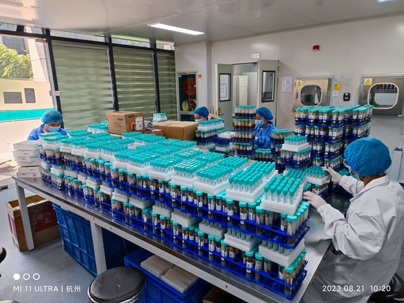 诺辉健康上半年营收8.2亿元人民币，提前一年实现扭亏为盈