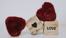 梵克雅宝的展览，也救不了当代年轻人的恋爱冷漠症