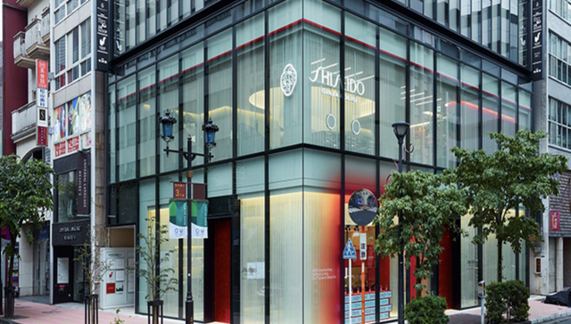 资生堂为吸引中国游客赴日消费，想出了这样一个招