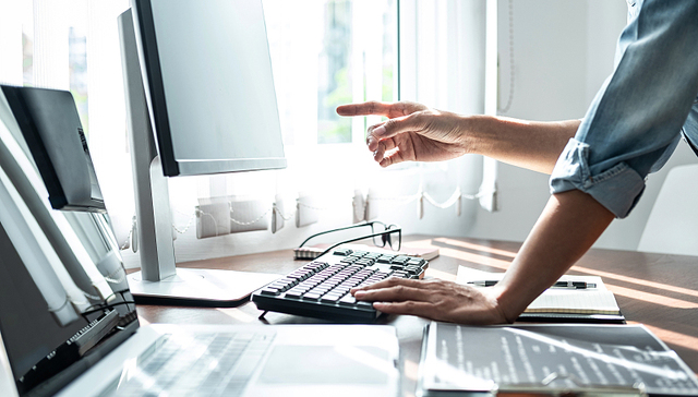 金山办公2023半年报：营收21.72亿元，订阅业务收入占比提高至77%