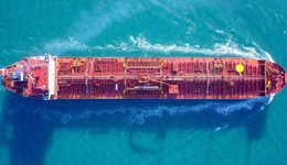 一油轮在广西北部湾海域着火，致2人死亡