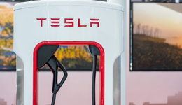 特斯拉入局，大功率无线充电与“边走边充”还有多远？