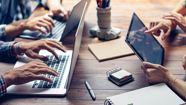 大厂人事｜小米汽车工厂开启招聘；小红书整合电商与直播业务