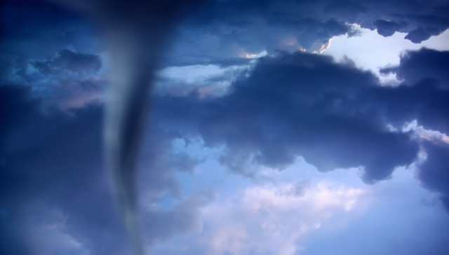 地方新闻精选 | 江苏盐城发生龙卷风致5人轻伤 广东怀集回应中学小卖部5年租金943万