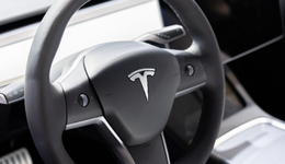 马斯克为年轻人“砍一刀”