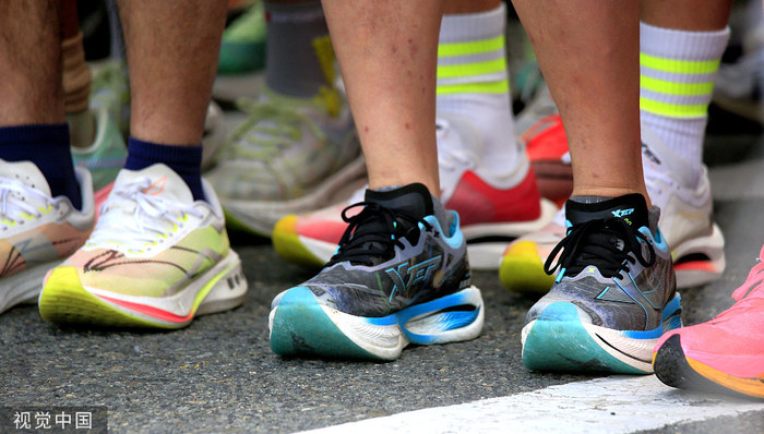 【深度】运动国牌争锋“跑鞋江湖”