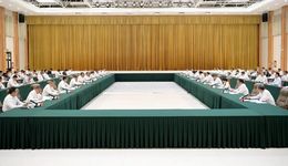 上海市代表團在新疆喀什地區(qū)學習考察，陳吉寧與馬興瑞等座談，看望上海援疆干部人才