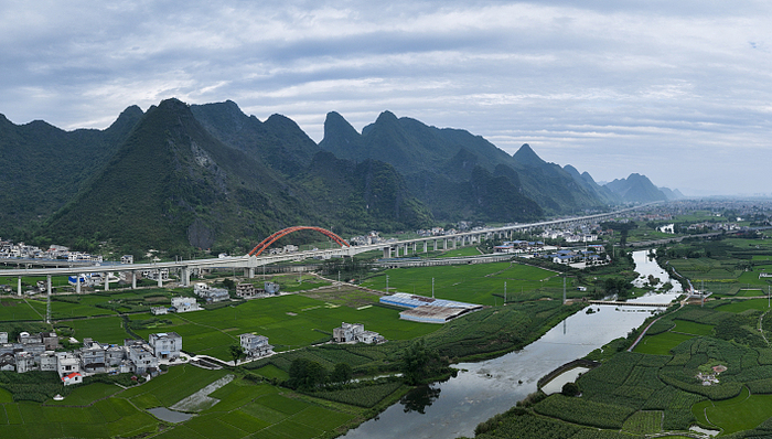 贵阳至南宁高铁全线开通，广西实现“市市通高铁”