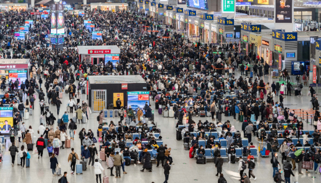 国铁集团上半年亏损110亿元，资产负债率小幅下降