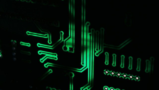 莱迪思半导体冲击FPGA中端市场，如何在“两座大山”夹缝中寻突围？