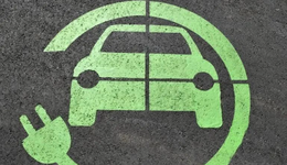 碳酸锂的冰与火，背后是新能源汽车的“丰满”与“骨感”