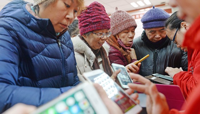 千万粉丝网红“秀才”被封背后，中老年市场的消费力正逐步释放