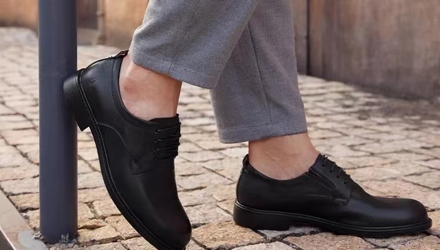 再卖一个品牌，索康尼母公司继特步后又获中国买家