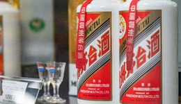 醬香拿鐵爆火，茅臺(tái)為何找瑞幸合作，而不是星巴克？