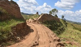 地方新聞精選 | 山西明長(zhǎng)城被挖掘機(jī)挖出缺口 廈門防臺(tái)風(fēng)中小學(xué)幼兒園停課