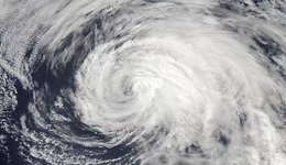 臺風(fēng)“海葵”三次登陸，福建永泰一消防車墜河尚有3人失聯(lián)