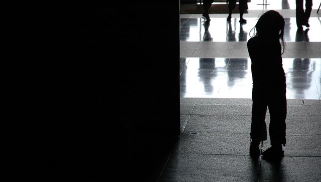 全国“事实孤儿”数量达36.5万，政府救助亟待重视心理关怀