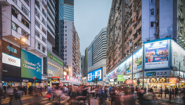 【特写】内地劳动力涌入香港AB面：中产人才寻找鸡娃新出路，劳工要赚疫后第一桶金