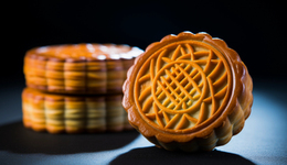 高价卖月饼的黄牛竟是“自己人”，网红店的套路究竟有多深？