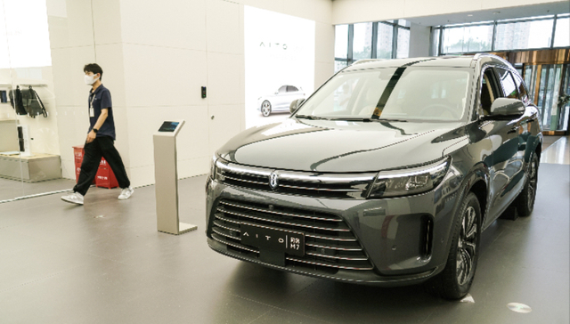 传何利扬出任AITO问界事业群轮值总裁，曾在小鹏和华为担任要职