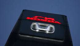 从被抛弃到车企主动拥抱，汽车经销商重回牌桌？