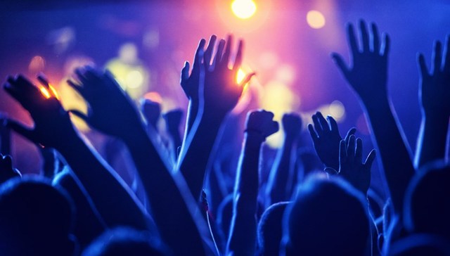 直通部委 | 大型演出活动实行实名购票和实名入场 教育部要求确保经济困难学生应助尽助