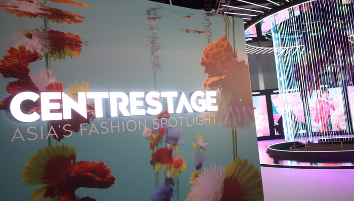 通过这个展览，更多人看到了香港时尚的新面貌