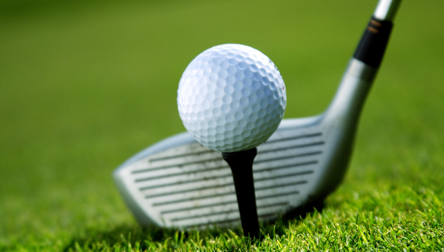 陕西榆林调查违建高尔夫球场，沙地公园内还建有别墅群