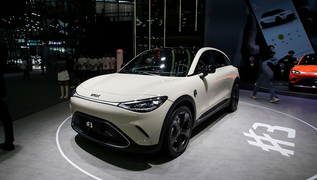 下场电动车领域，天齐锂业10亿领投smart