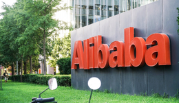 变老与焕新，阿里正在颠覆阿里