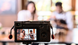 低价下沉，带货日入2700万，小杨哥凭啥逆袭东方甄选？