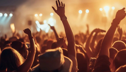 线下演出浮肿的夏天，30天塞进95场音乐节