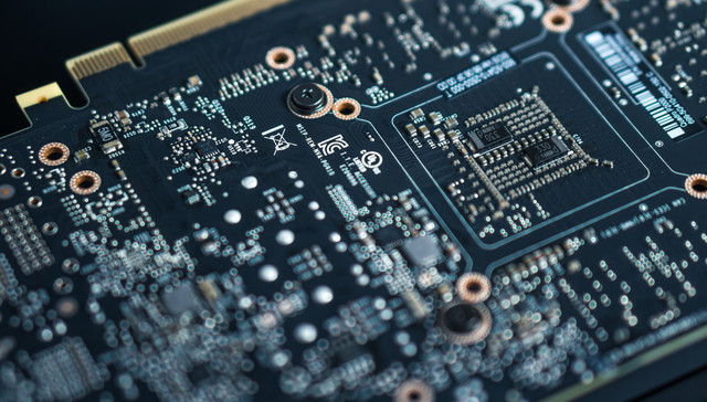 财说 | 业绩大幅下滑，股权激励计划保守，圣邦股份更蹊跷的还在存货中