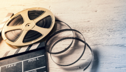 两年四次交表，耐看娱乐难演“上市戏”