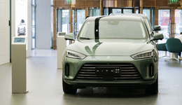 理想称王，问界拆墙