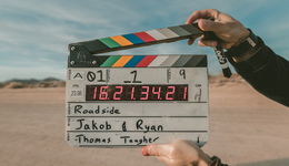 8月電視劇備案：總集數(shù)創(chuàng)新高，正午陽光《小巷人家》、蔡明梁天英達(dá)情景喜劇《重返青春》備案