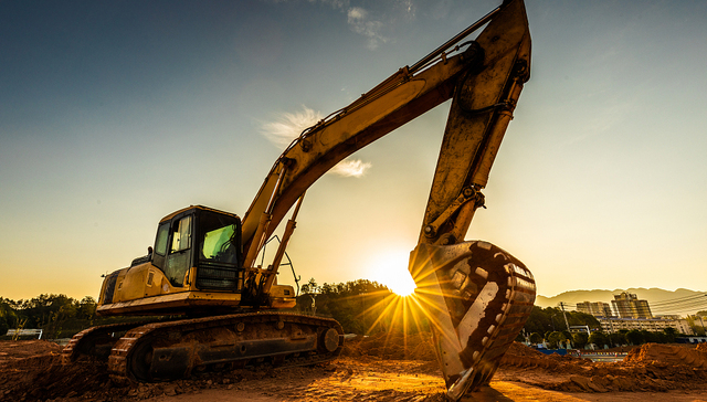 蓝翔教育科技集团注销，挖掘机培训巨头走向历史