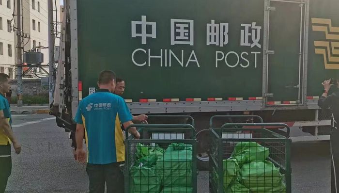 今起试点，北京地铁非高峰时段可以运快递了