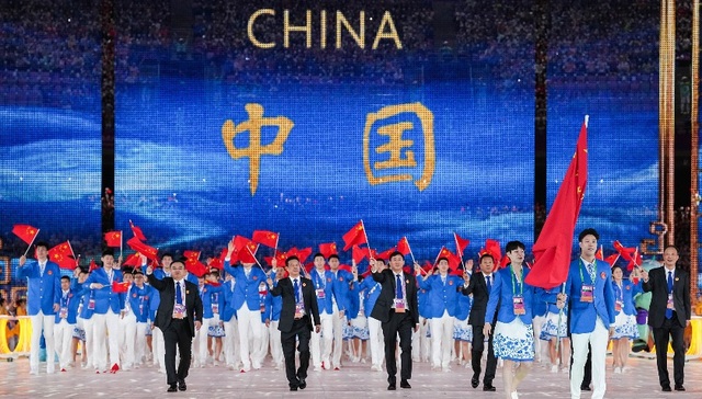 “数实融合”点燃主火炬，杭州亚运会正式开幕