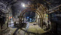 盘江股份旗下煤矿突发事故致16人遇难，曾因安全问题被罚